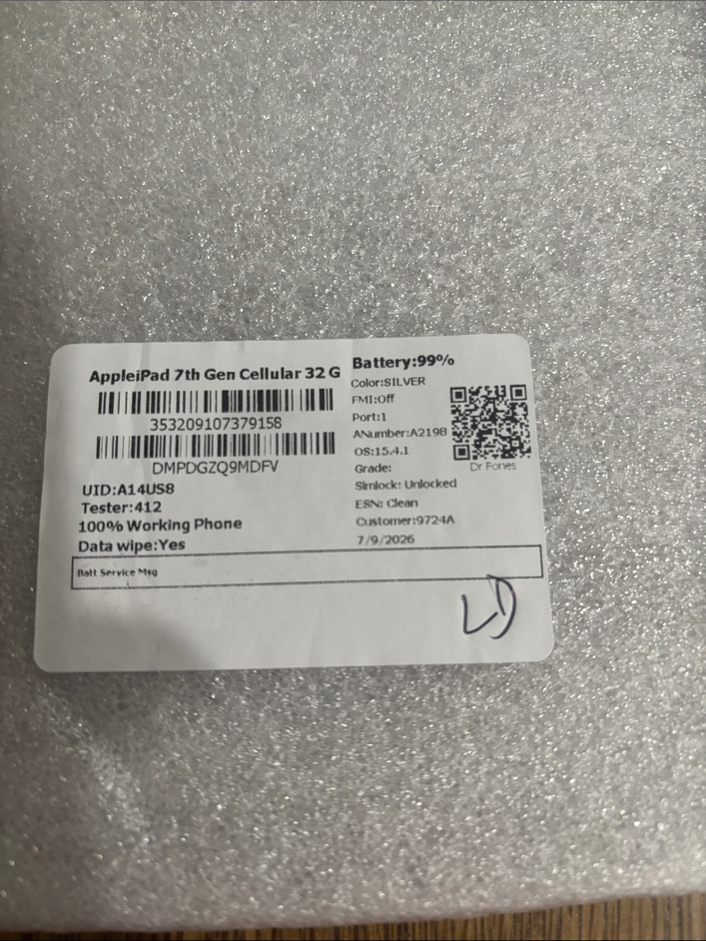Apple iPad White Front Panel with Black Display - Picture 5 of 6